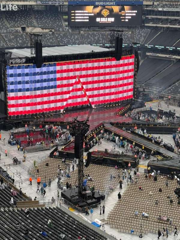 MetLife Stadium, section: 332, row: 14, seat: 6