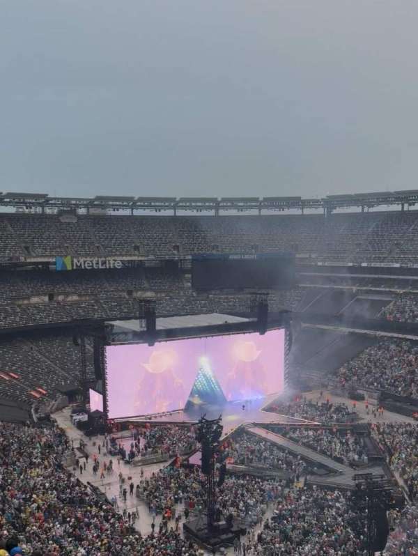 MetLife Stadium, section: 332, row: 14, seat: 6