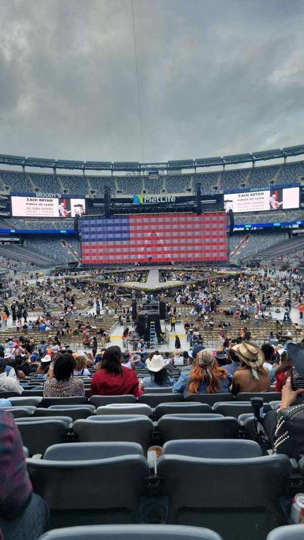 MetLife Stadium, section: 126, row: 30, seat: 14