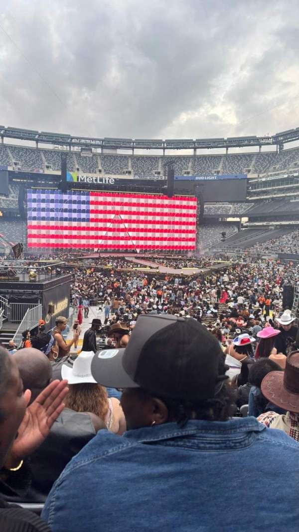 MetLife Stadium, section: 128, row: 19