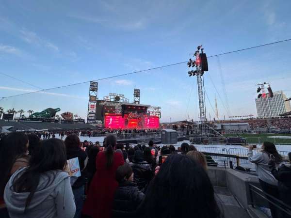 Oracle Park, section: 125, row: 8, seat: 1