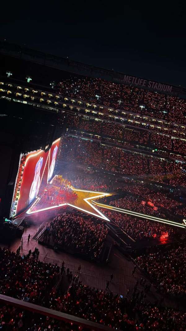 MetLife Stadium, section: 340, row: 2, seat: 10