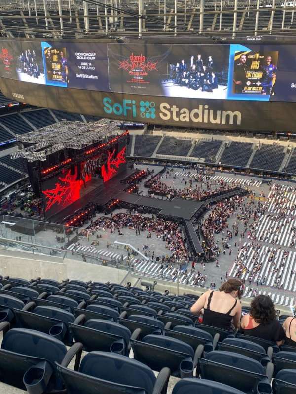 SoFi Stadium, section: 516, row: 12, seat: 11