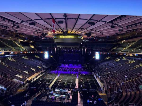 Madison Square Garden, section: 204, row: 1, seat: 32