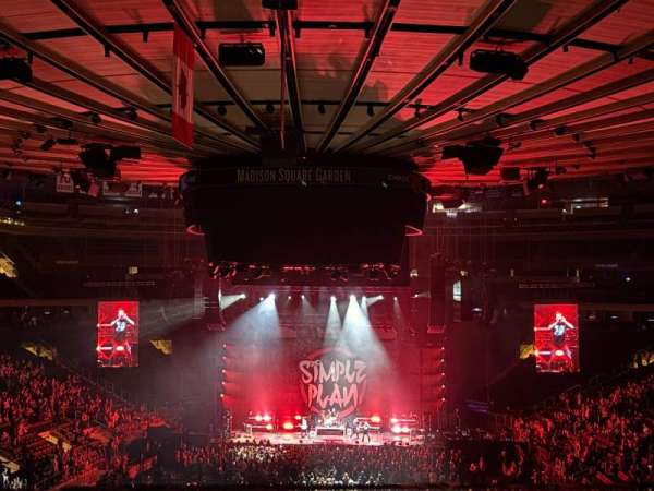 Madison Square Garden, section: 204, row: 1, seat: 32