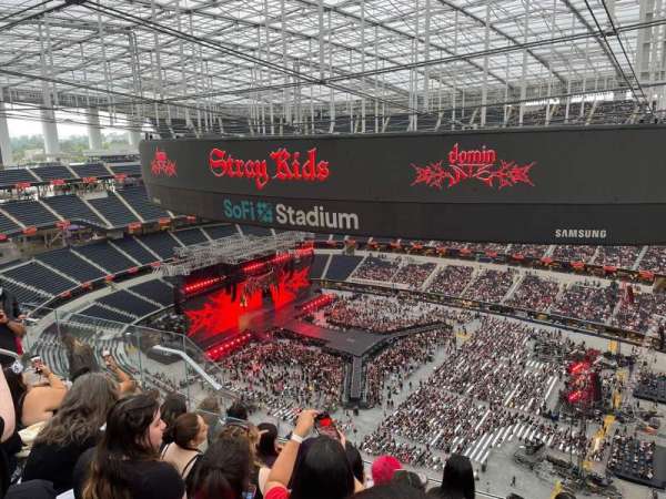 SoFi Stadium, section: 518, row: 7, seat: 13
