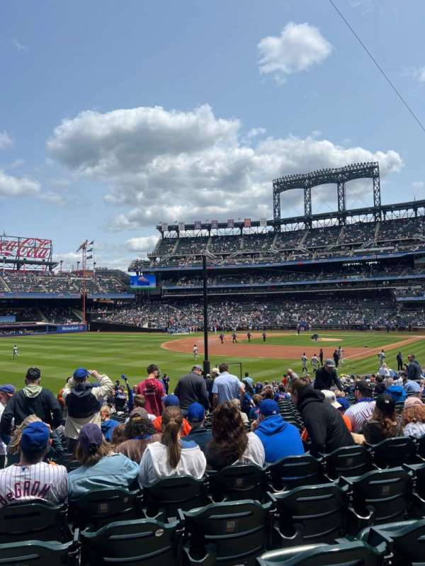 Citi Field, section: 128, row: 24, seat: 21