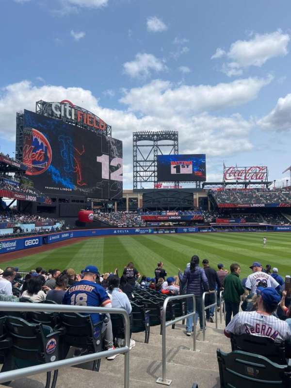 Citi Field, section: 128, row: 24, seat: 21
