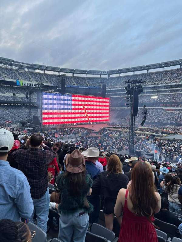 MetLife Stadium, section: 135, row: 33, seat: 2