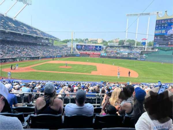 Kauffman Stadium, section: 234, row: EE, seat: 14