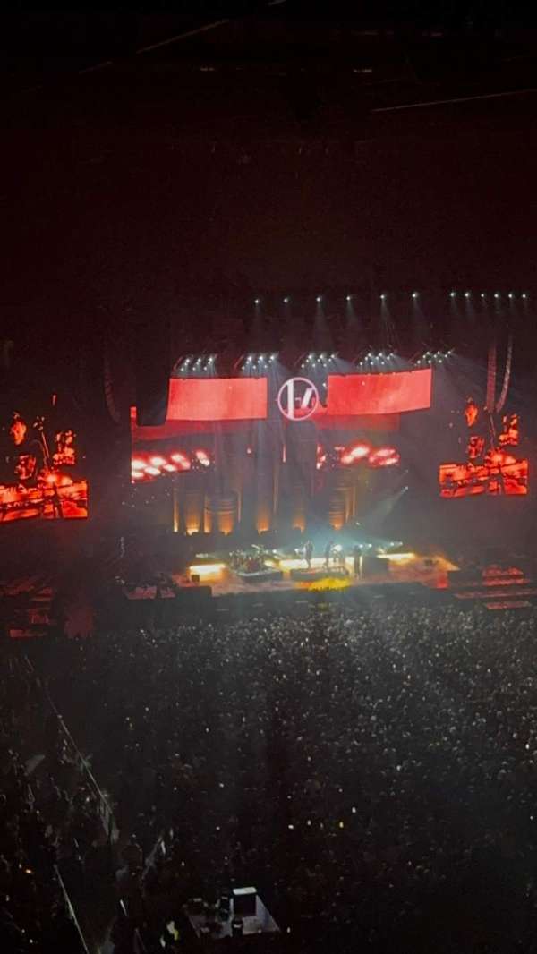 AO Arena, section: 207, row: R, seat: 14