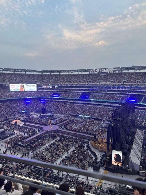 MetLife Stadium, section: 310, row: 5, seat: 1