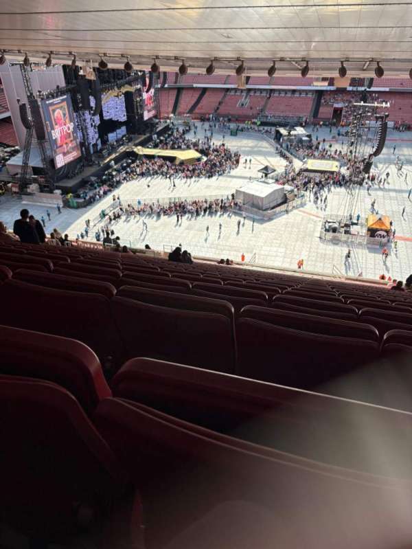 Emirates Stadium, section: 112, row: 30, seat: 604