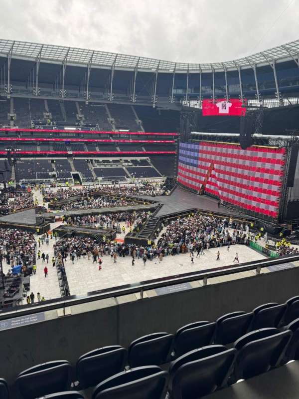 Tottenham Hotspur Stadium, section: 528, row: 4, seat: 867