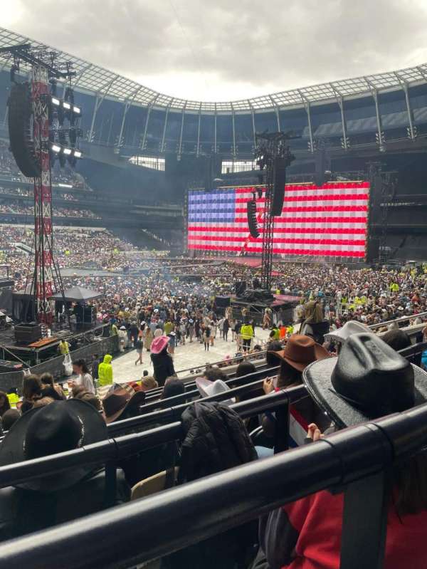 Tottenham Hotspur Stadium, section: 249, row: 19, seat: 27