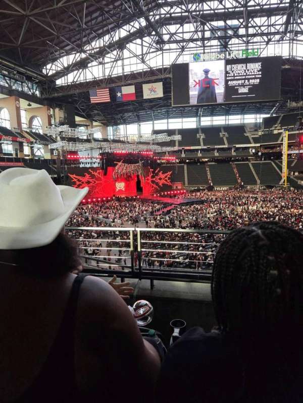 Globe Life Field, section: 106, row: 3, seat: 21