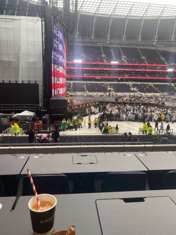 Tottenham Hotspur Stadium, section: 106, row: F, seat: 26