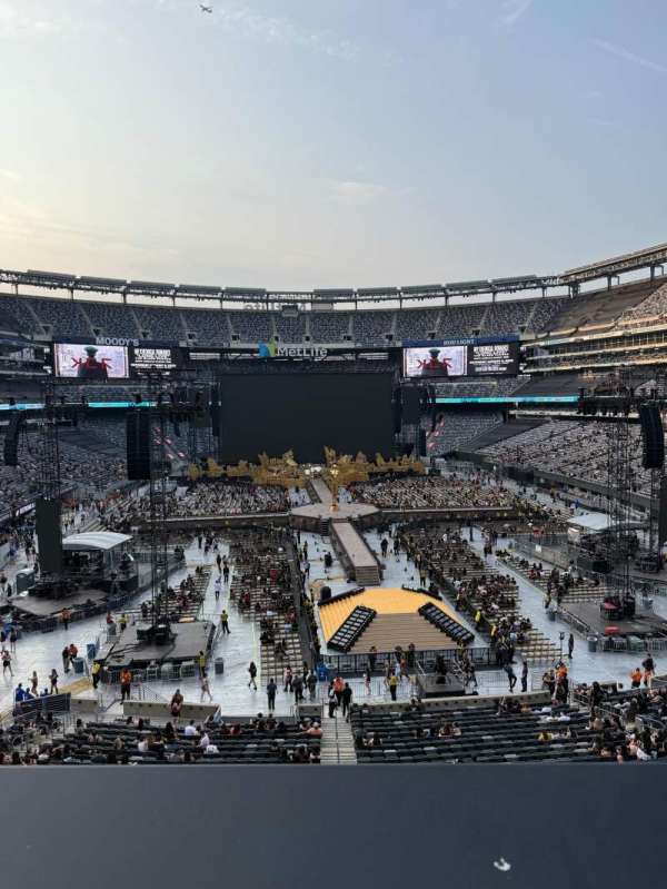 MetLife Stadium, section: 227a, row: 1, seat: 18