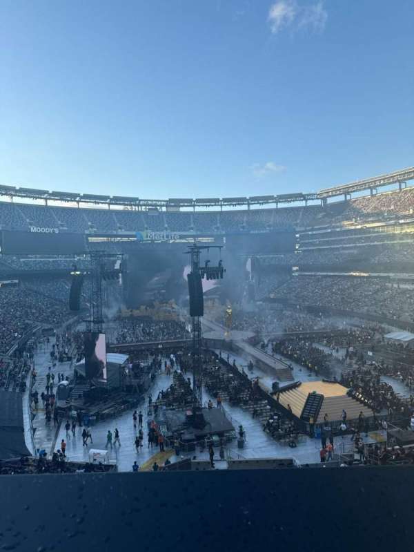 Metlife Stadium, section: 229, row: 1, seat: 5