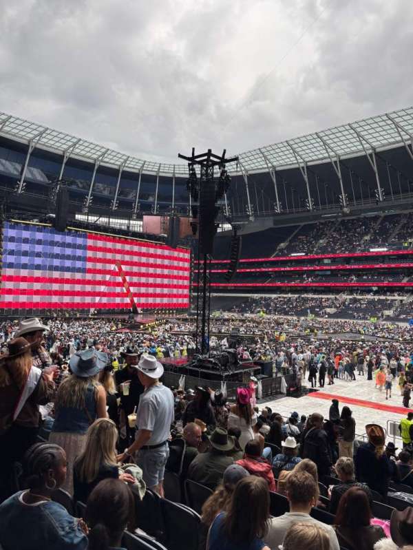 Tottenham Hotspur Stadium, section: 102, row: 18, seat: 19