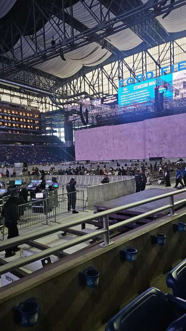 Ford Field, section: 125, row: 2, seat: 3