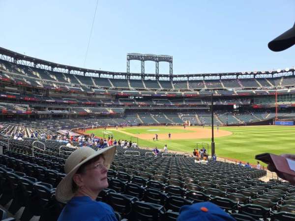 Citi Field, section: 107, row: 26, seat: 21