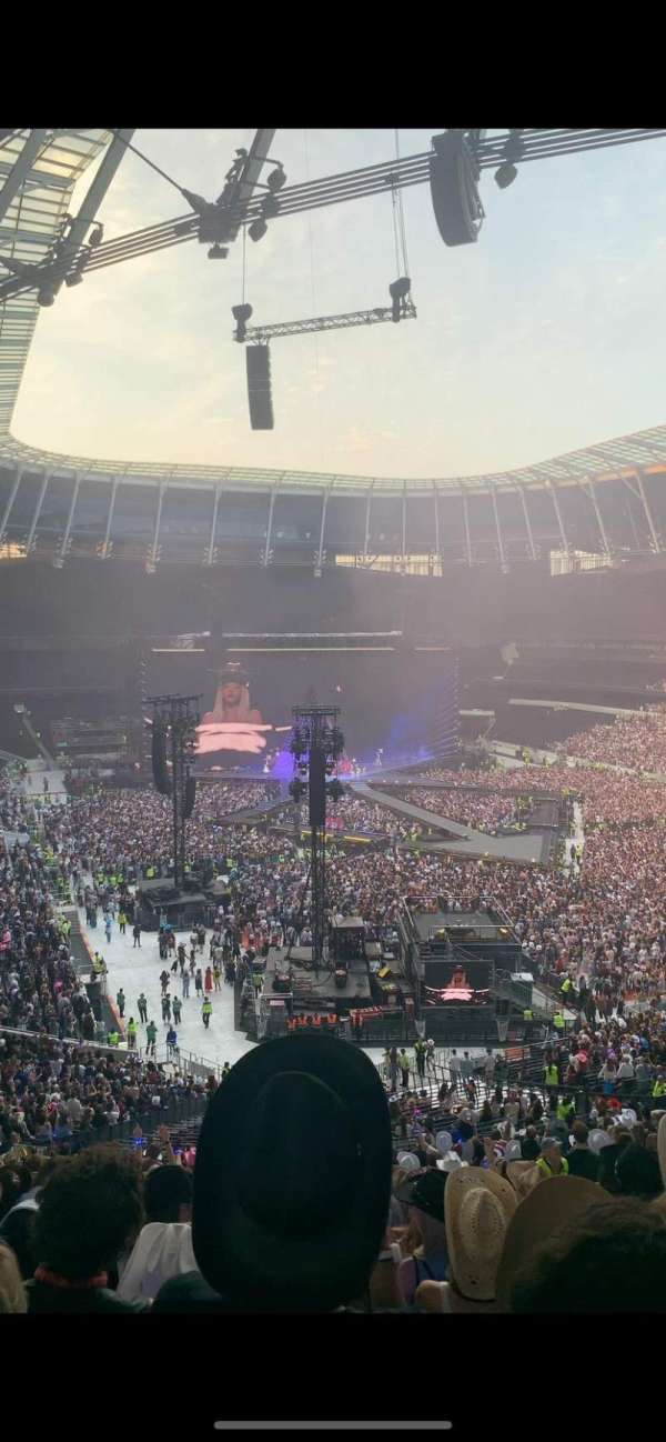 Tottenham Hotspur Stadium, section: 325, row: 53, seat: 330