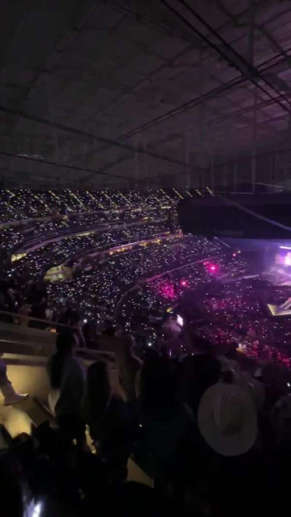 SoFi Stadium, section: 527, row: 7, seat: 7