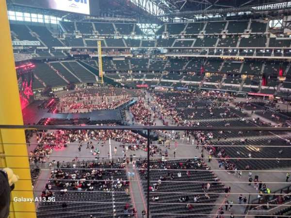 Globe Life Field, section: 202, row: 2, seat: 4