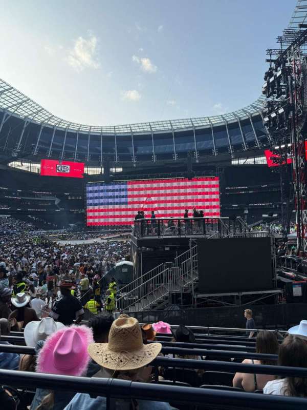 Tottenham Hotspur Stadium, section: 252, row: 10, seat: 167