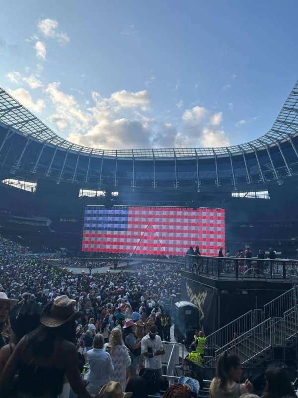 Tottenham Hotspur Stadium, section: 252, row: 11, seat: 179