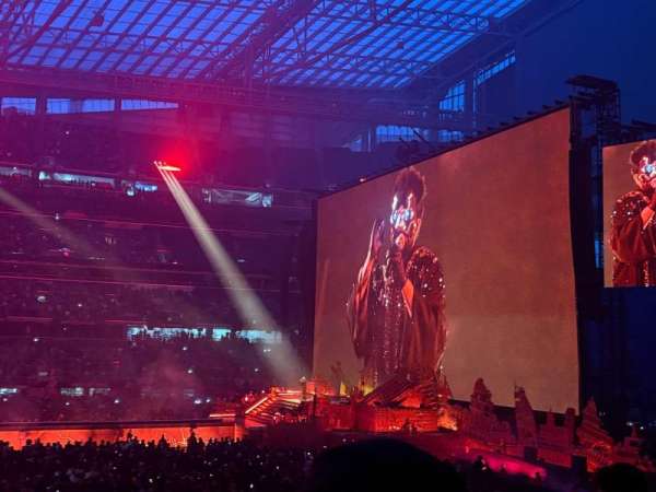 U.S. Bank Stadium, section: V2, row: 18, seat: 19
