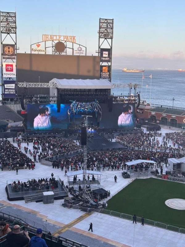 Oracle Park, section: 230, row: 5, seat: 7