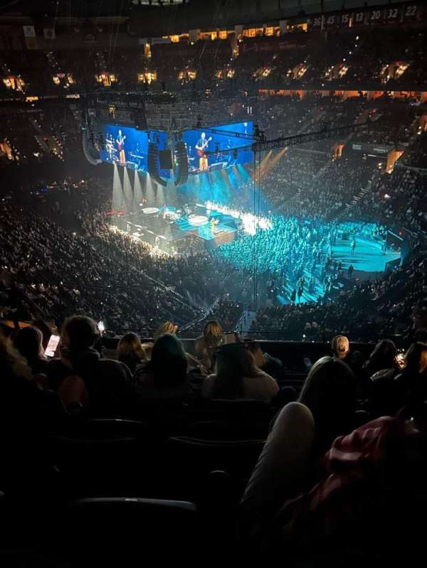 Moda Center, section: 330, row: G, seat: 5