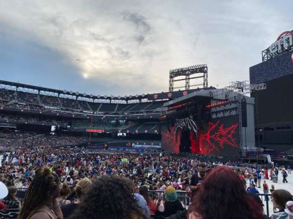 MetLife Stadium, section: 106, row: 15, seat: 13