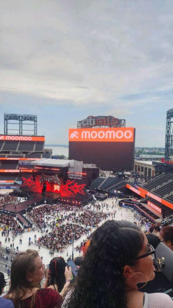 Citi Field, section: 505, row: 9, seat: 5