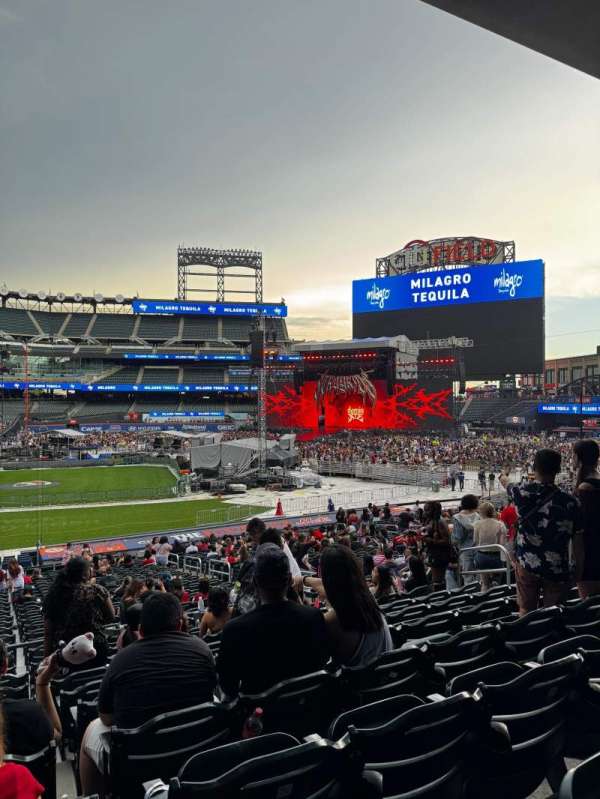 Citi Field, section: 114, row: 30, seat: 6