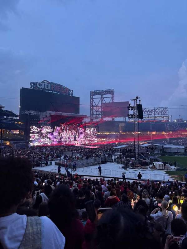 Citi Field, section: 123, row: 25, seat: 8