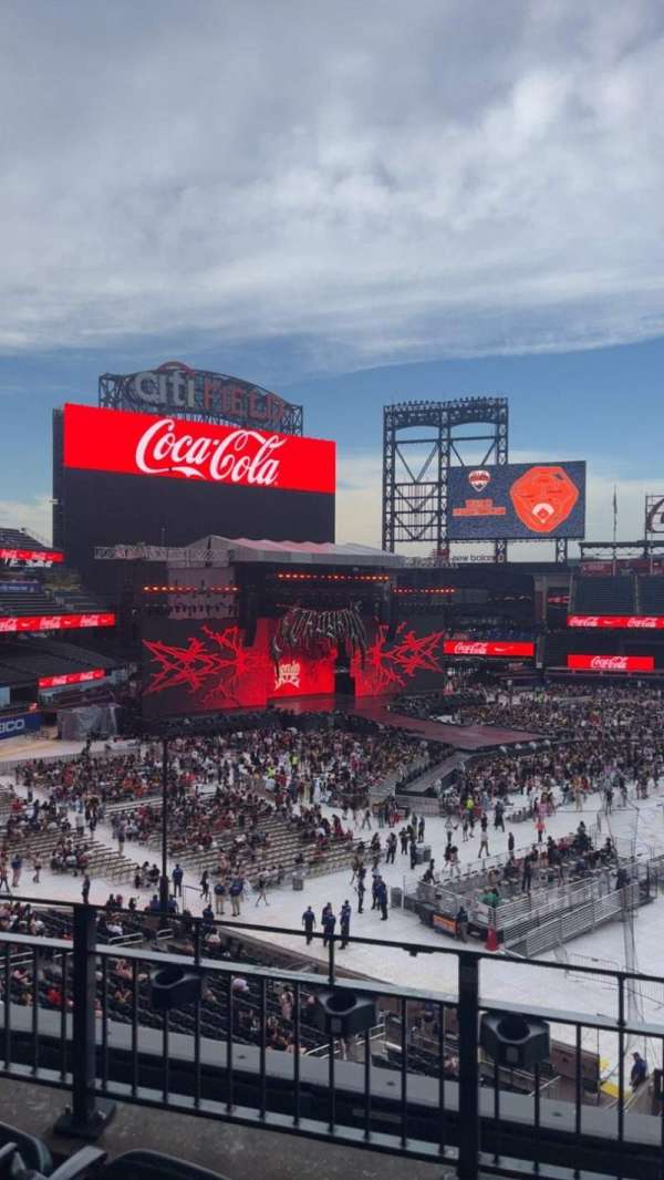 Citi Field, section: 329, row: 3, seat: 2