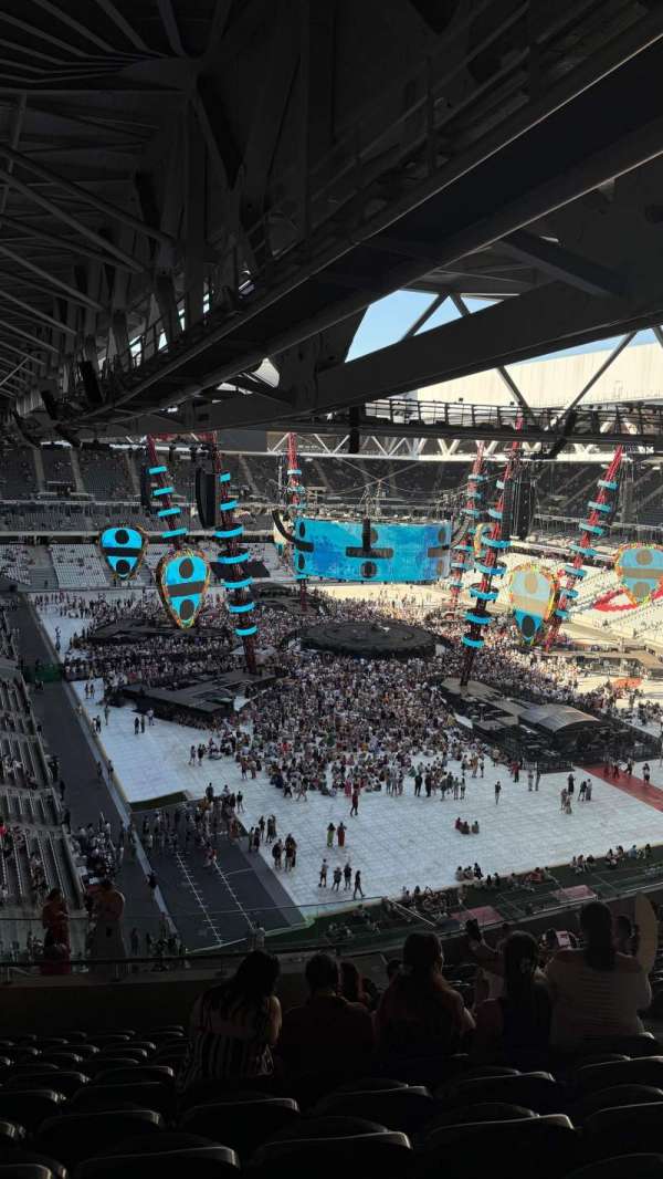 Stade Pierre Mauroy, section: L23, row: 70, seat: 64