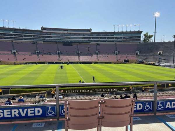 Rose Bowl, section: 4-H, row: 30, seat: 102