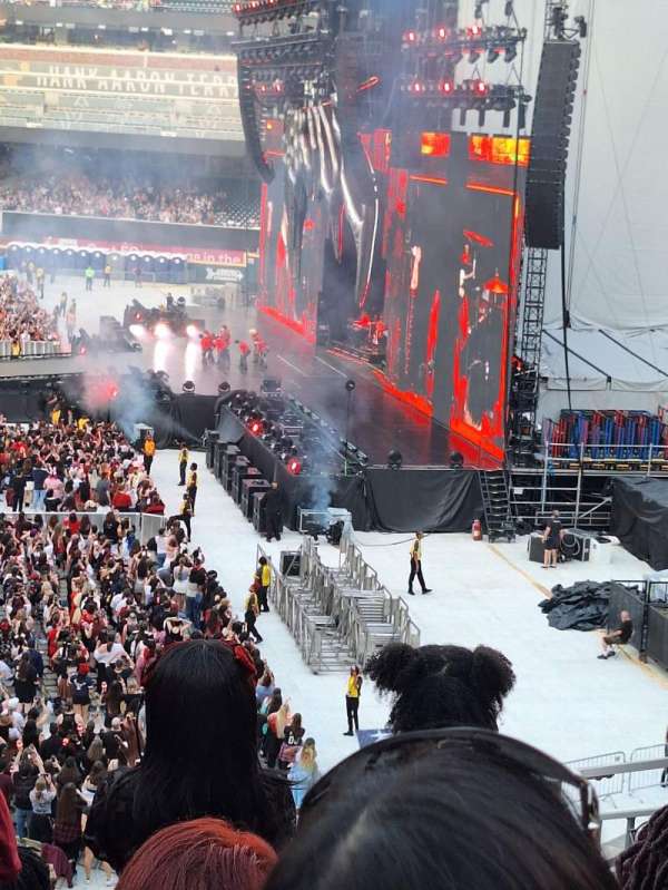 Truist Park, section: 210, row: 6, seat: 8