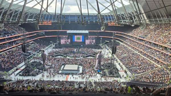 Tottenham Hotspur Stadium, section: 451, row: 82, seat: 190