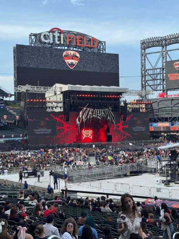 Citi Field, section: 122, row: 26, seat: 13/14/15