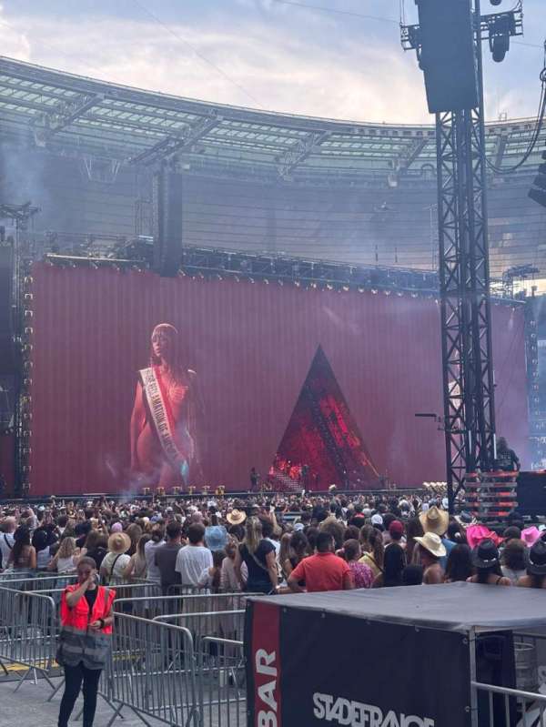 Stade de France, section: U7, row: 1, seat: 18