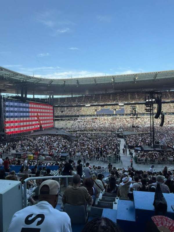 Stade de France, section: T3, row: 33, seat: 17