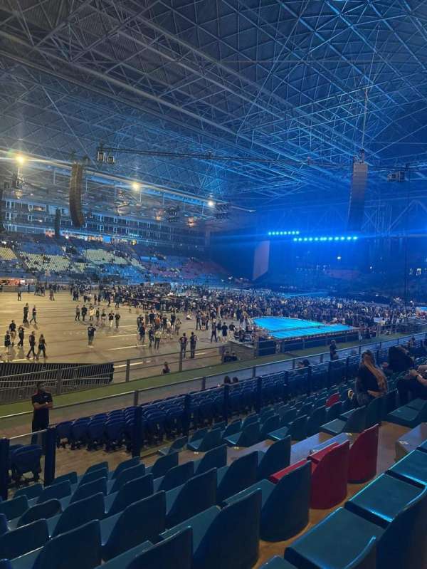 Gelredome, section: 117, row: 8, seat: 224