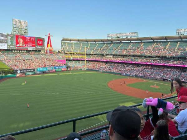 Angel Stadium, section: 407, row: C, seat: 4