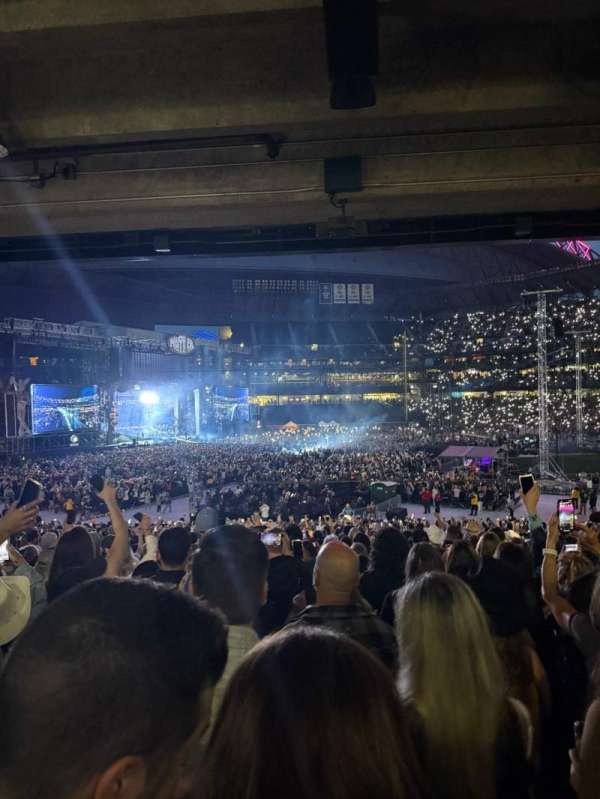 T-Mobile Park, section: 143, row: 39, seat: 8