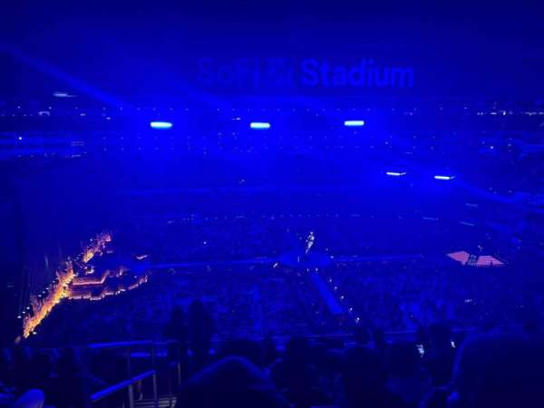 SoFi Stadium, section: 322, row: 8, seat: 19